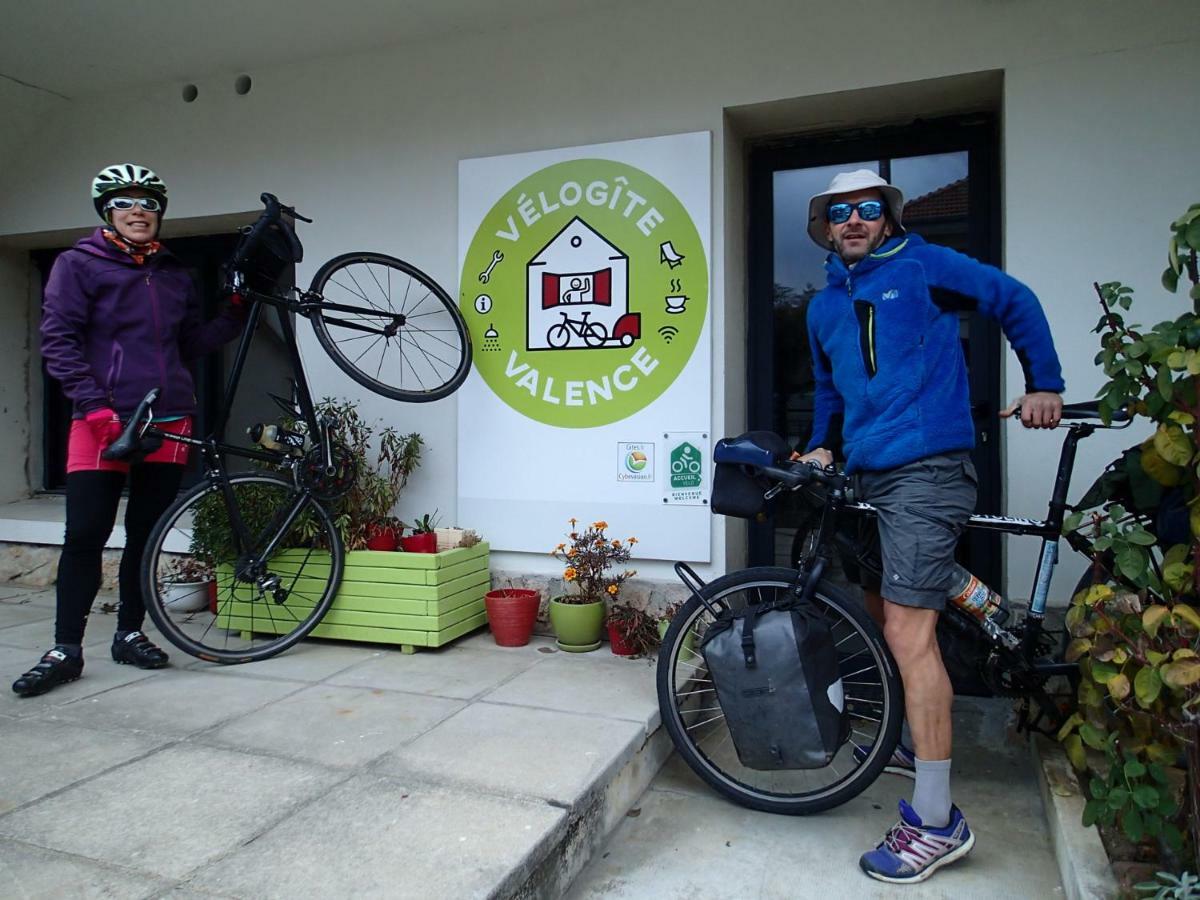 Velo Gite Valence วาลองซ์ ภายนอก รูปภาพ