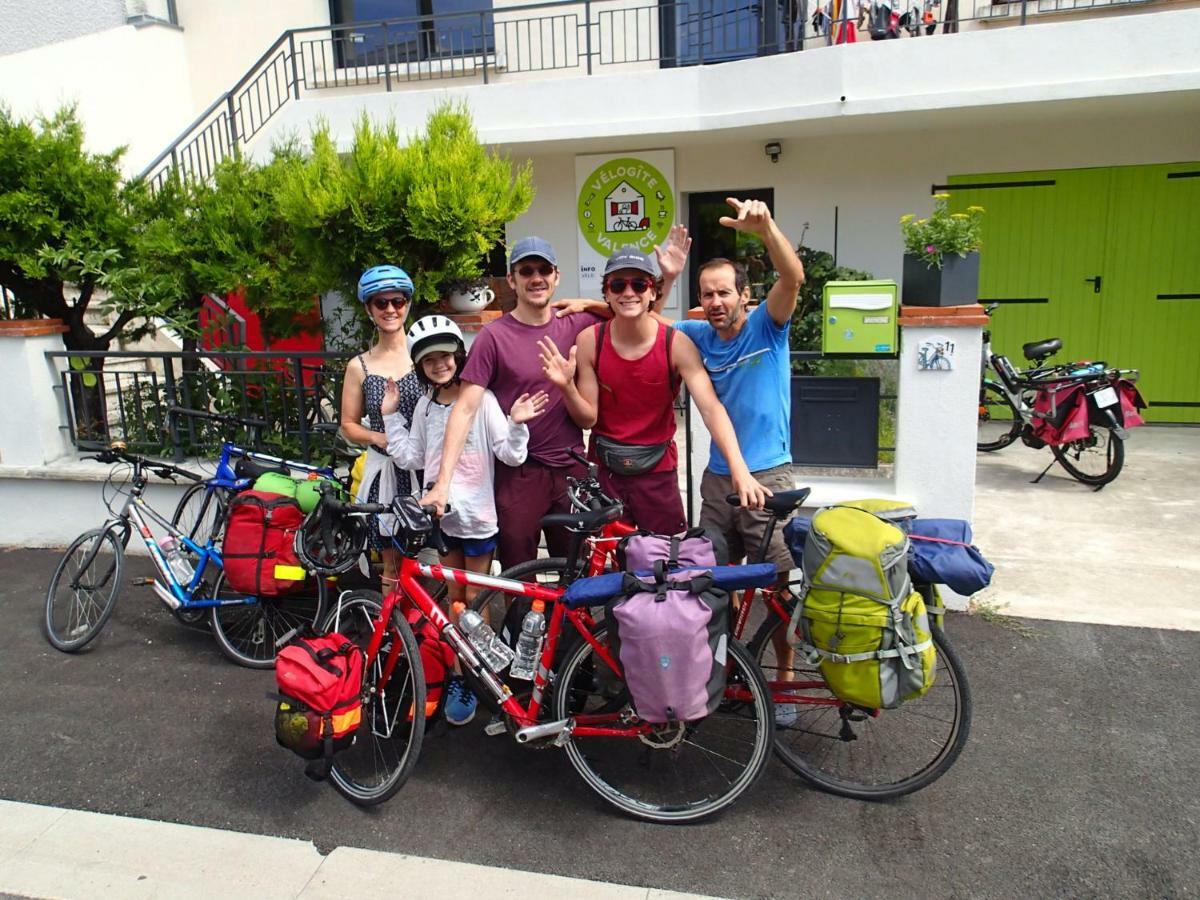 Velo Gite Valence วาลองซ์ ภายนอก รูปภาพ
