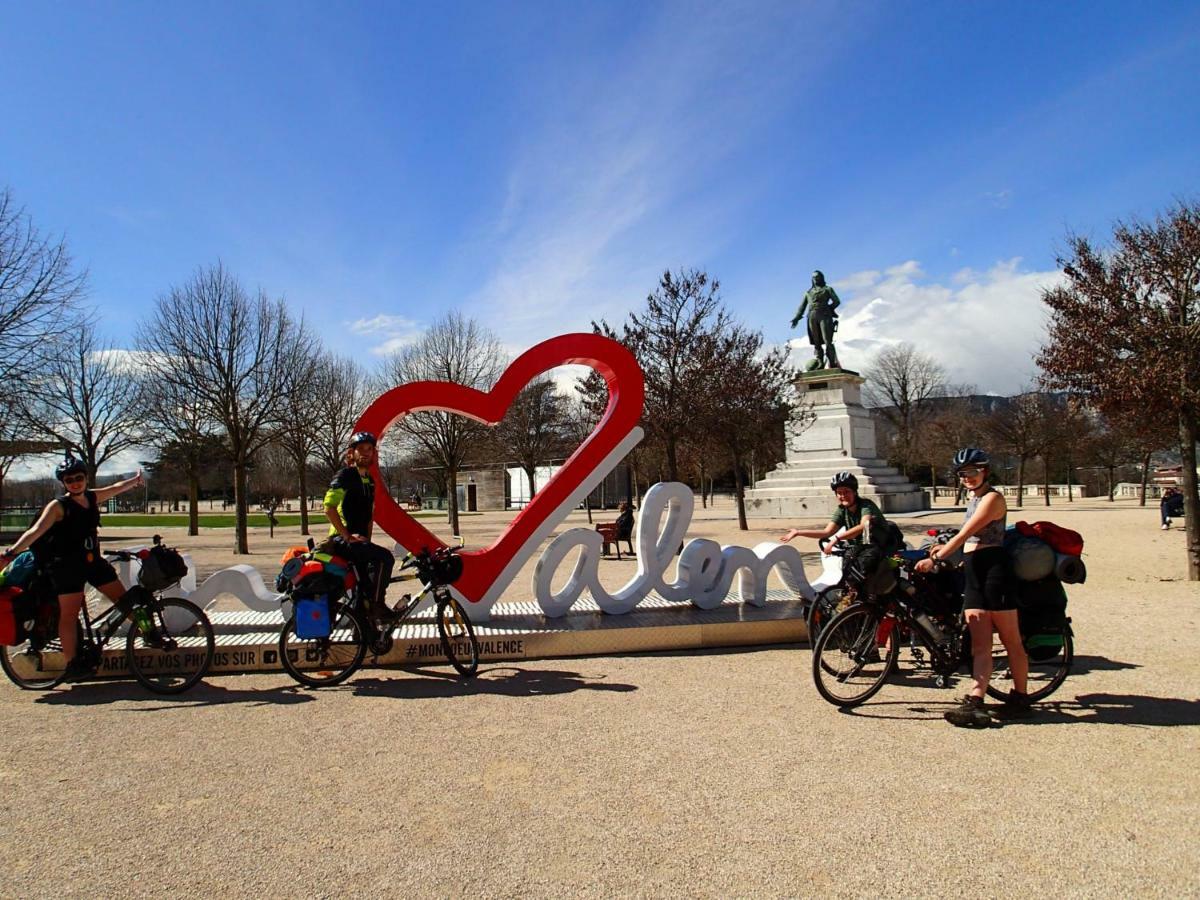 Velo Gite Valence วาลองซ์ ภายนอก รูปภาพ