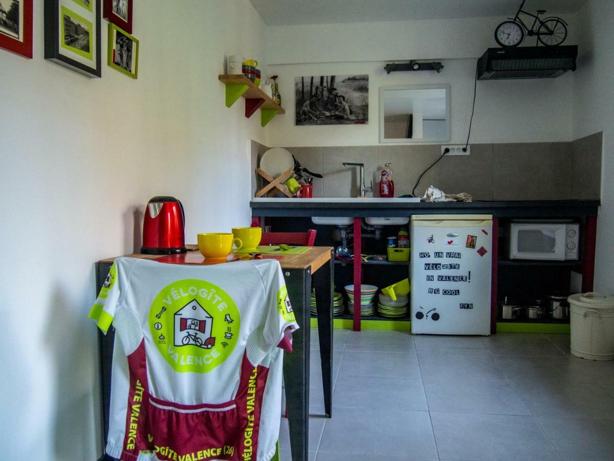 Velo Gite Valence วาลองซ์ ภายนอก รูปภาพ